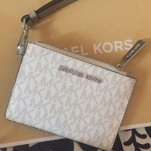 Michael kors wristlet